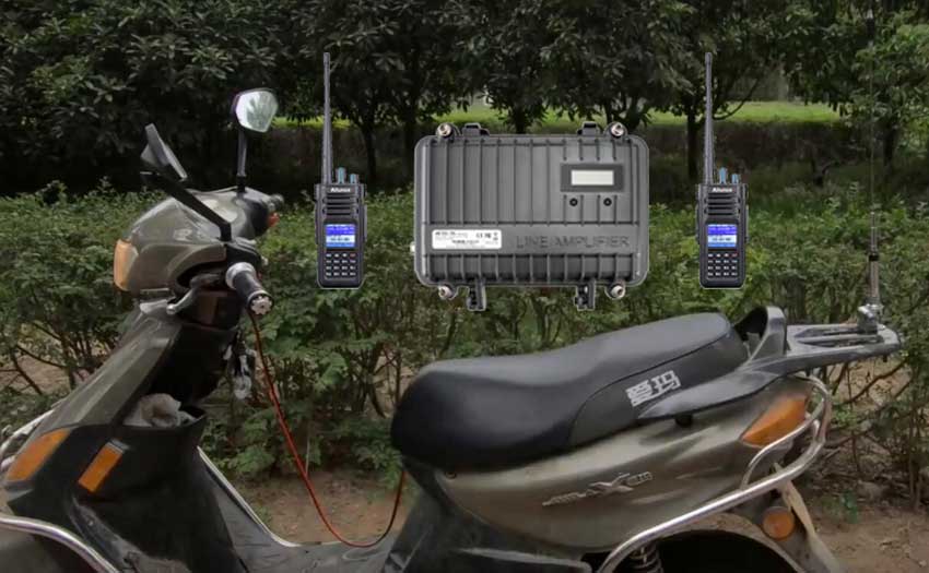 The Perfect Combination of Handheld Repeater RT97 and Motorcycle